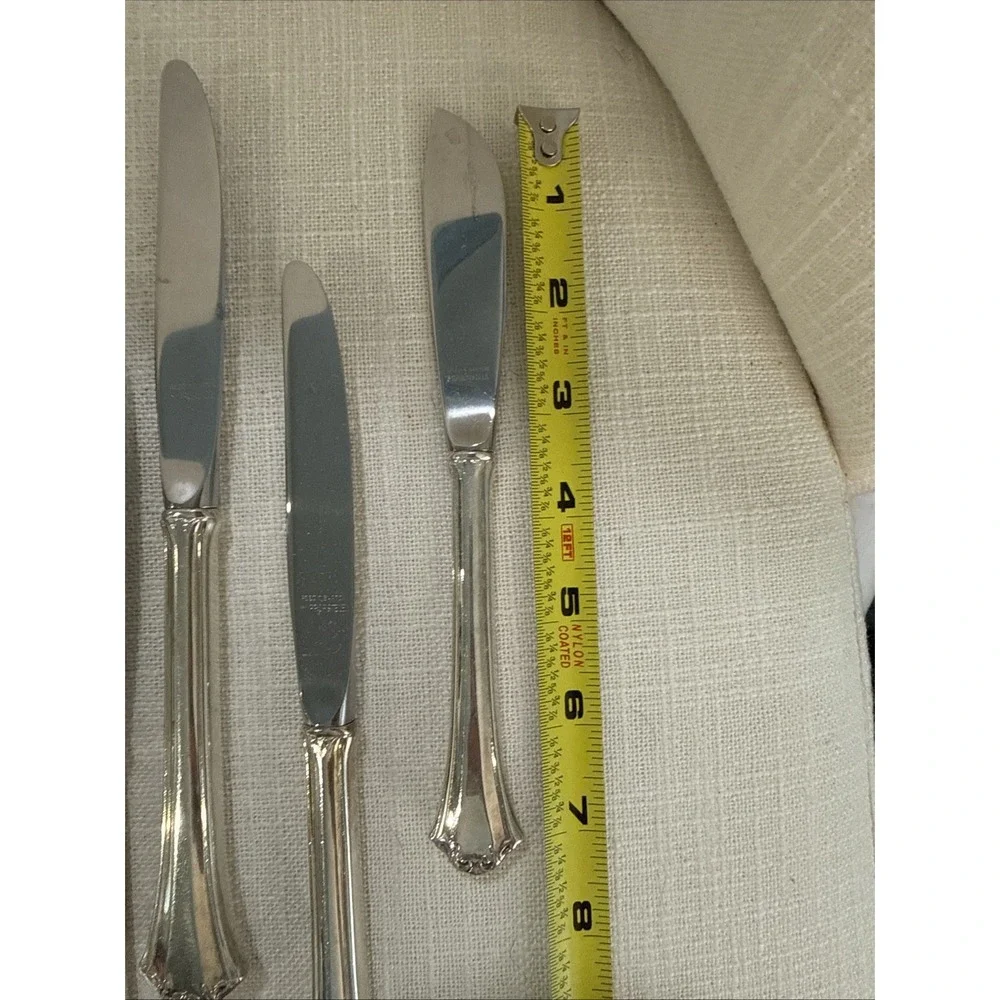8 Reed & Barton Silverplate French Chippendale Dinner‎ Knife & 1 Butter Knife